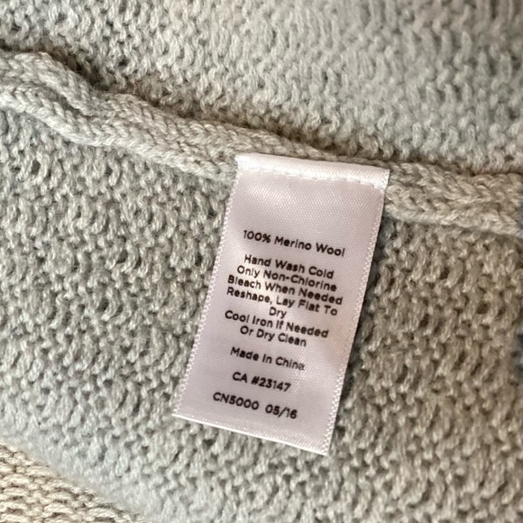 Talbots Light Grey 100% Merino Wool Tight Knit Blazer Cardigan Sweater 
Sz XLP - Picture 11 of 12